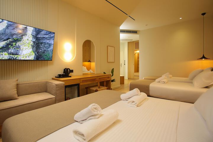 Room 28 of 70