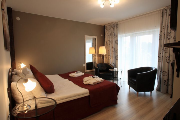Room 8 of 44