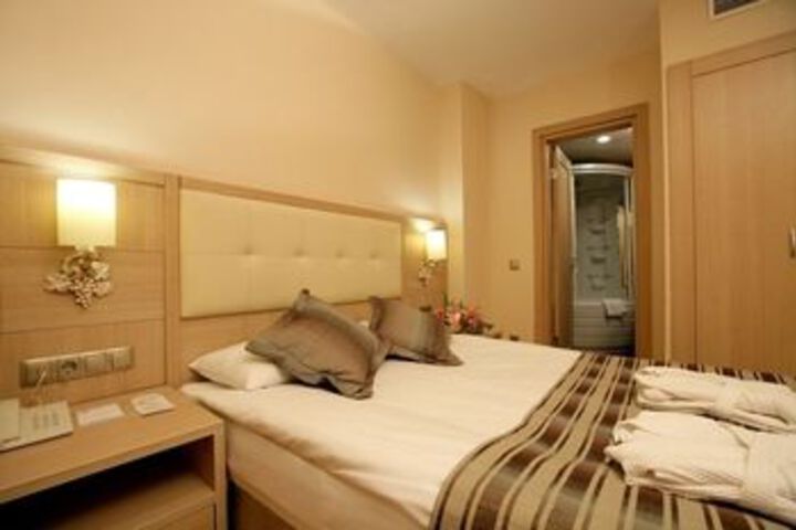 Room 9 of 40