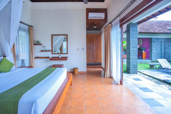 Room 25 of 94