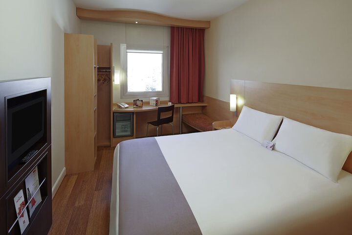 Room 8 of 54