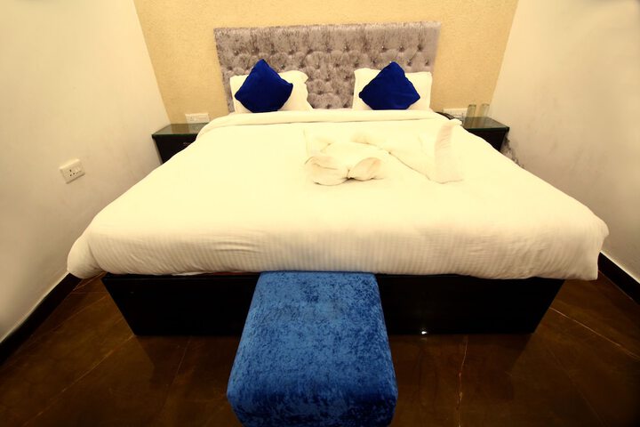 Room 18 of 35