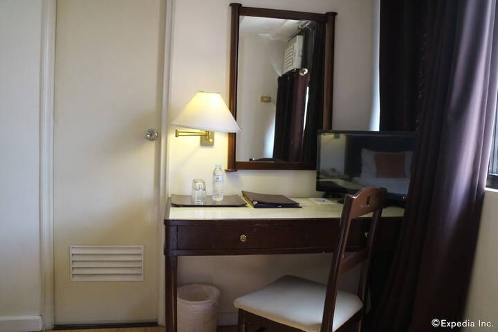 Room 53 of 77