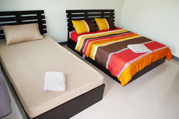 Room 2 of 40