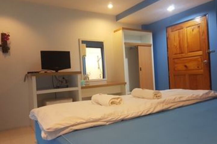 Room 16 of 34