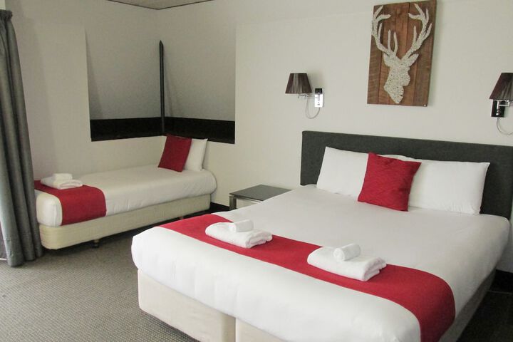 Room 12 of 38