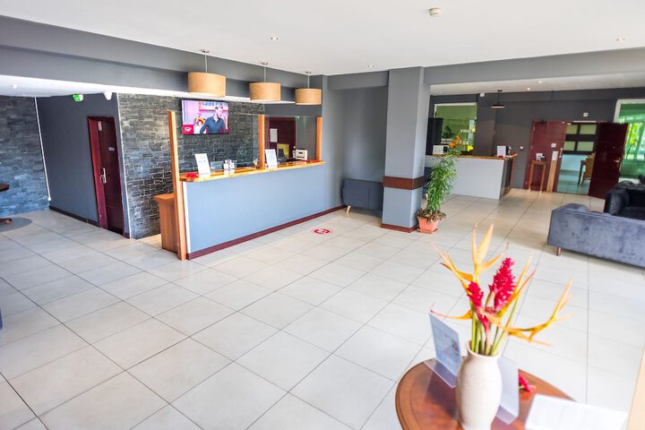 Entrance & Lobby