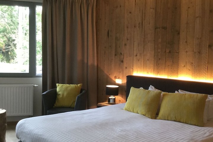 Room 25 of 65