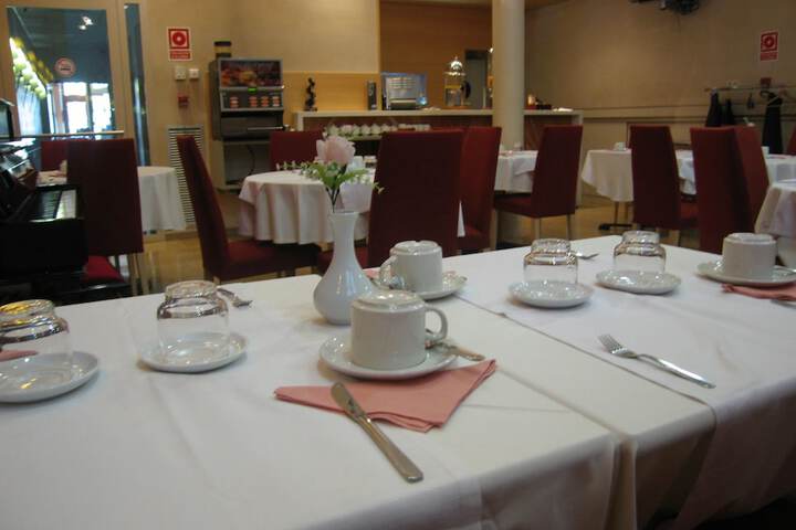 Breakfast/Coffee Service 27 of 37