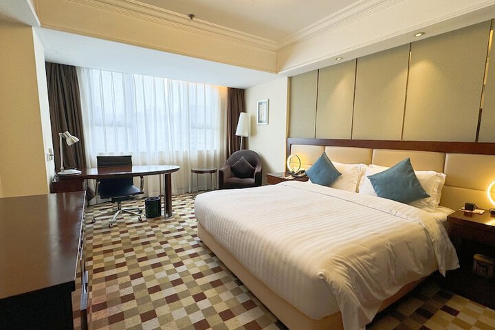 Room 12 of 46