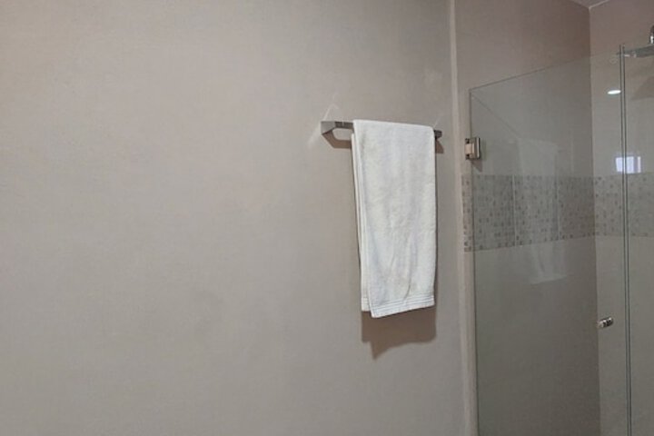 Room 9 of 10