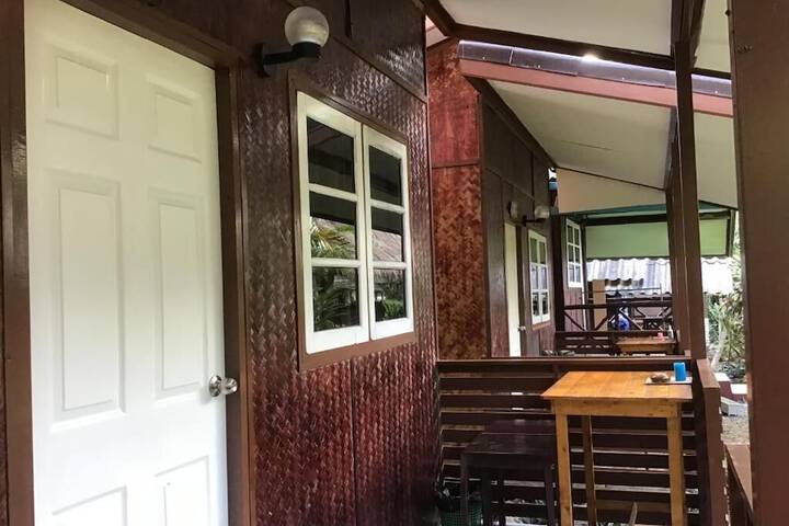 Dining 33 of 44
