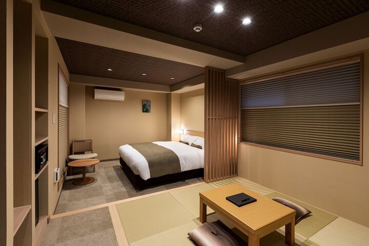 Room 10 of 37