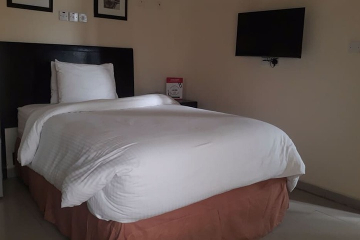Room 16 of 62