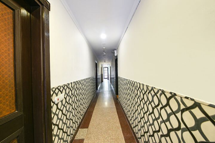 Hotel Interior 4 of 31