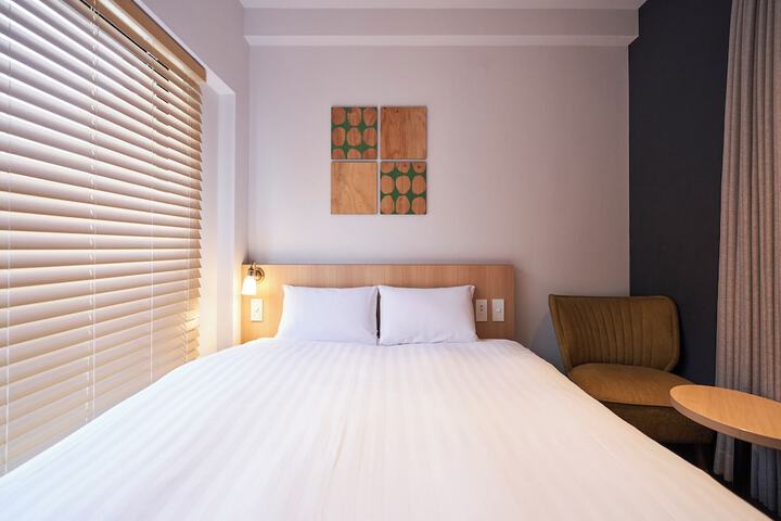 Room 9 of 28