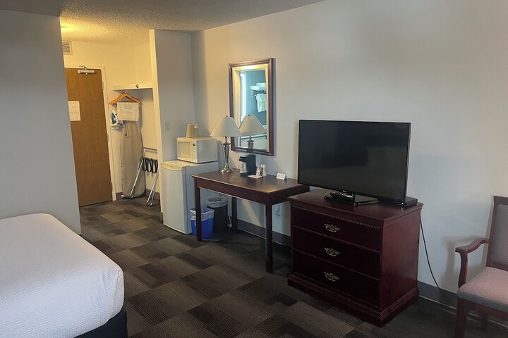 Room 11 of 81
