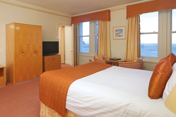 Room 30 of 110