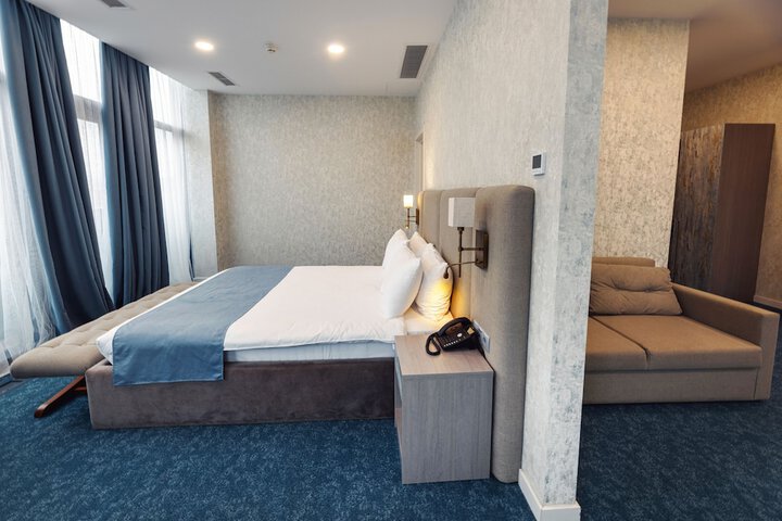 Room 27 of 58