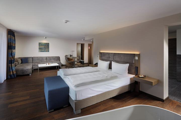 Room 20 of 110