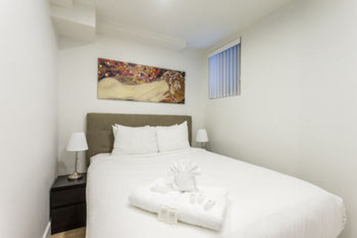 Room 13 of 24