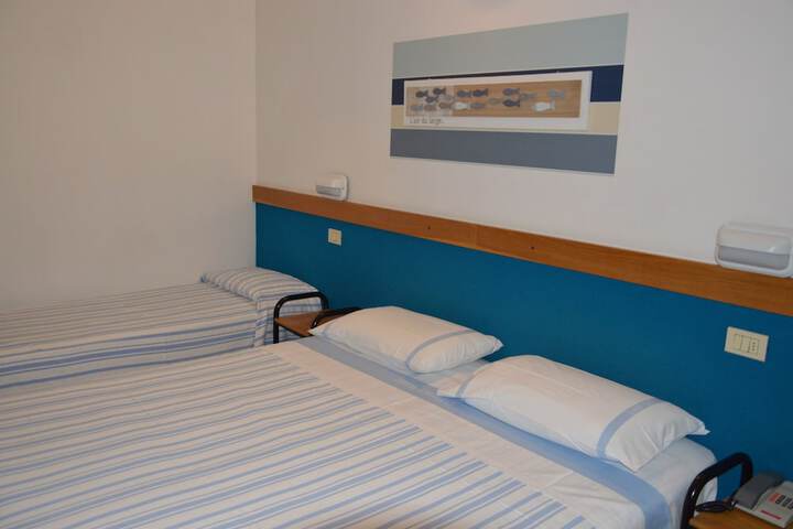 Room 14 of 68