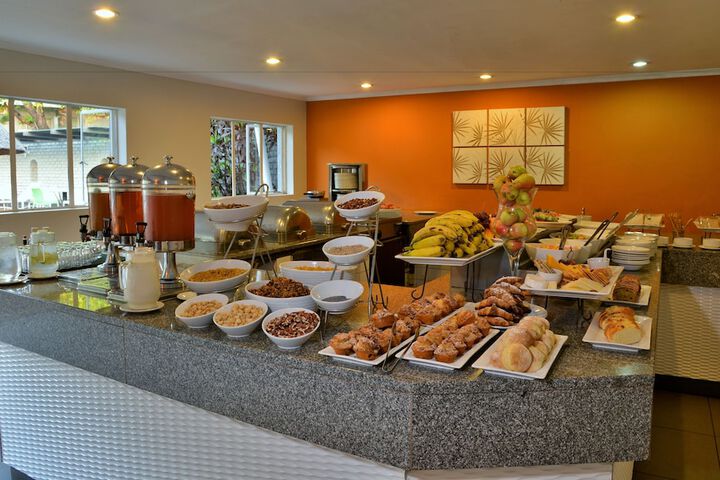 Breakfast/Coffee Service 172 of 207