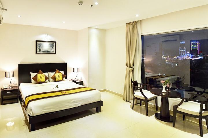 Room 21 of 48