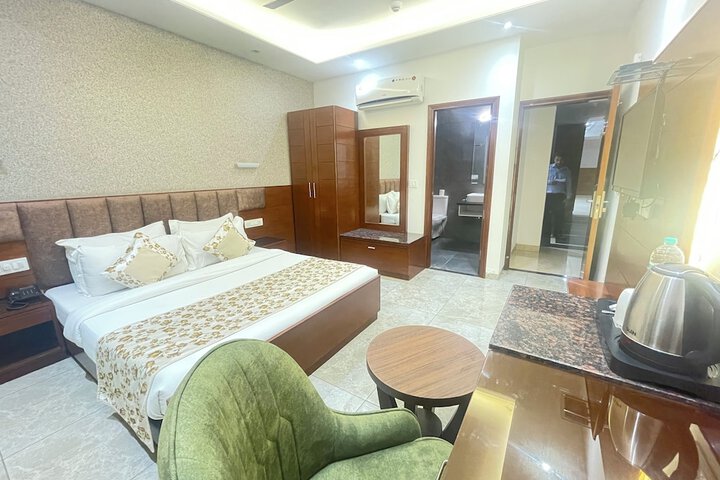 Room 16 of 29