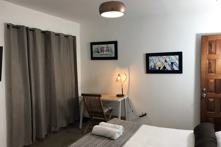 Room 2 of 2