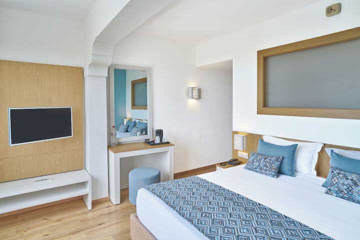 Room 18 of 47