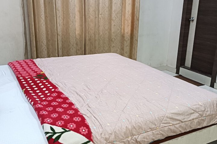 Room 4 of 40