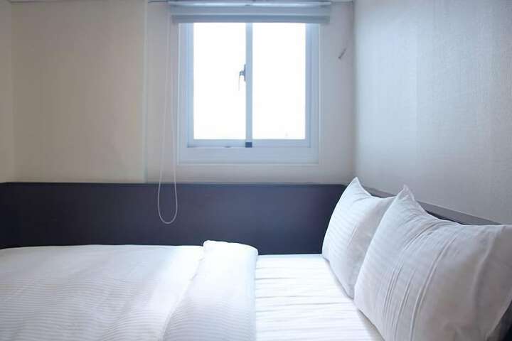 Room 4 of 41