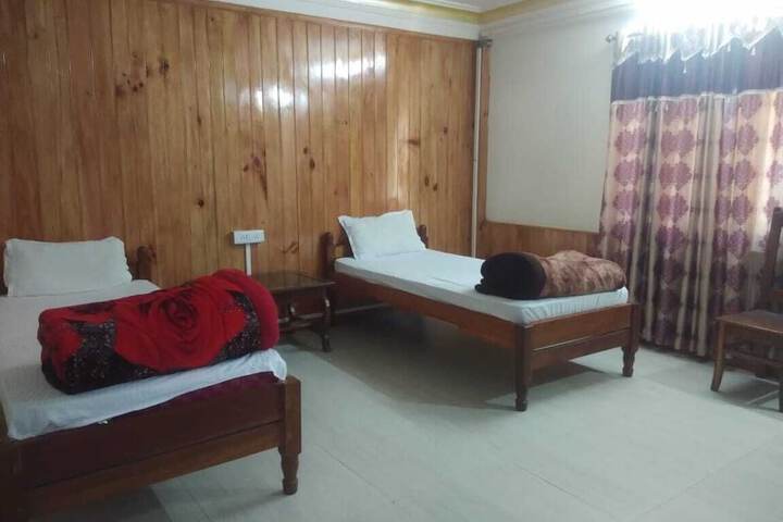 Room 43 of 104