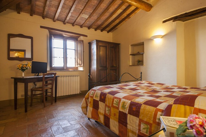Room 30 of 97