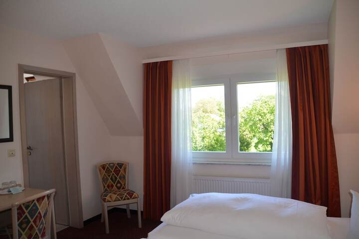 Room 18 of 87