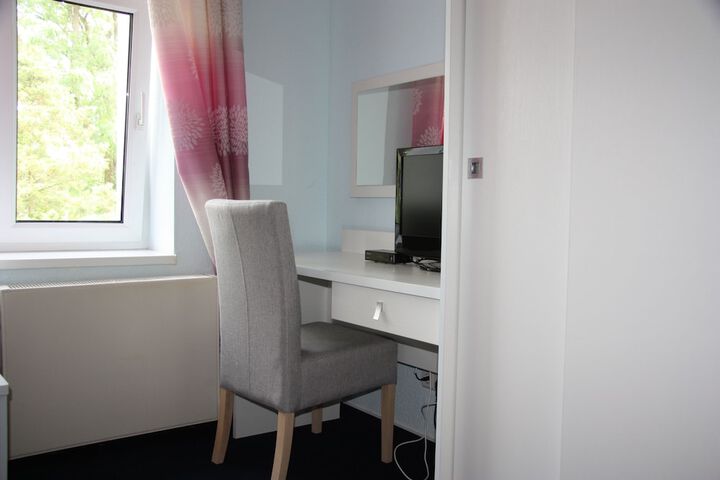 Room 16 of 37