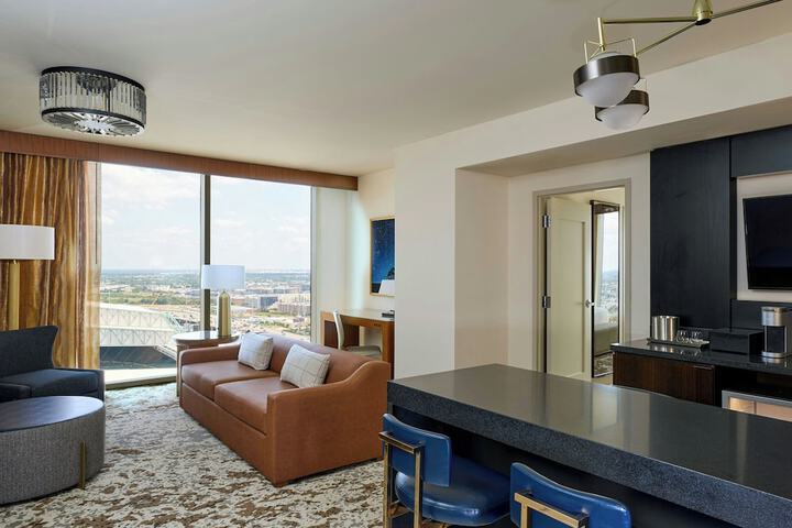 Room 40 of 173