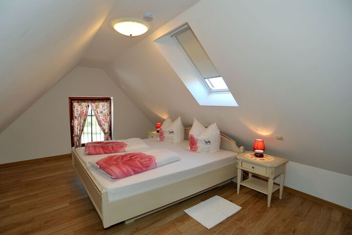 Room 9 of 30