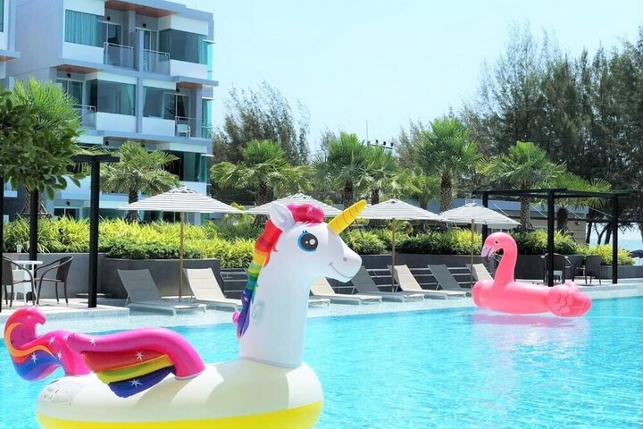 Pool 19 of 27