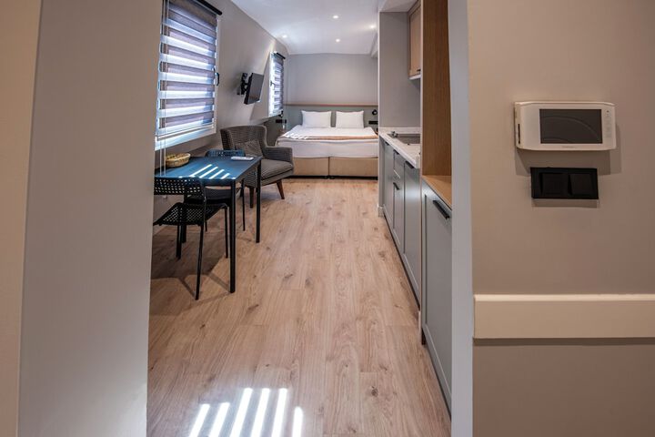 Room 33 of 59