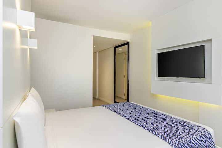 Room 22 of 102