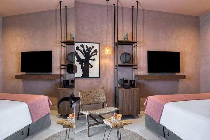 Room 218 of 265