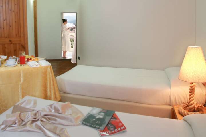 Room 6 of 54