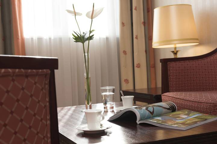 Room 10 of 21