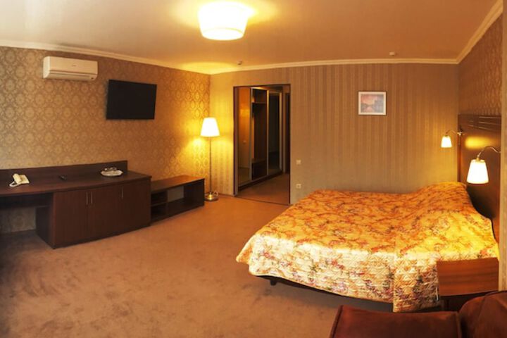 Room 6 of 66