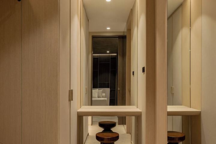 Room 8 of 111