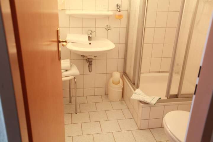 Room 14 of 32