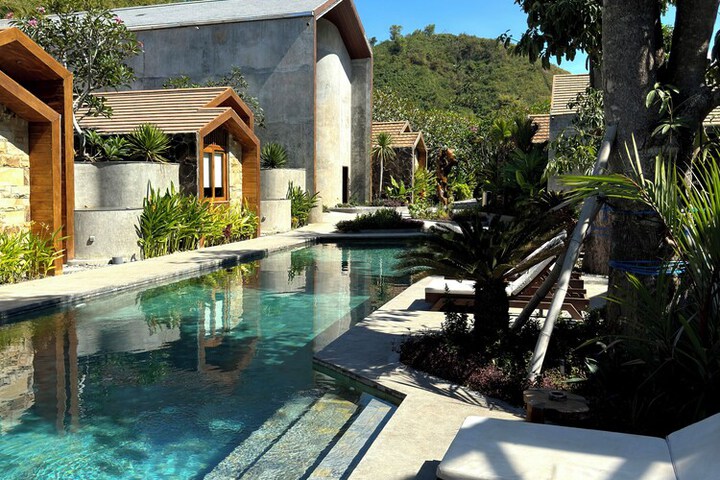 Pool 52 of 69