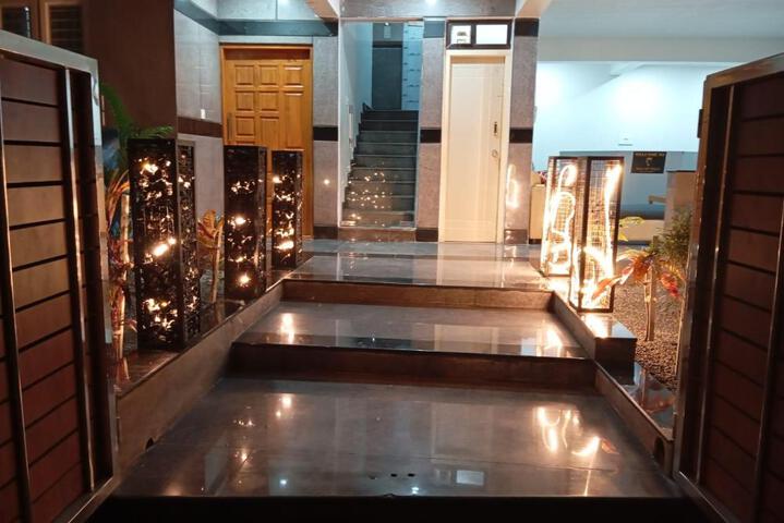 Vin Hotels Hennur Cross